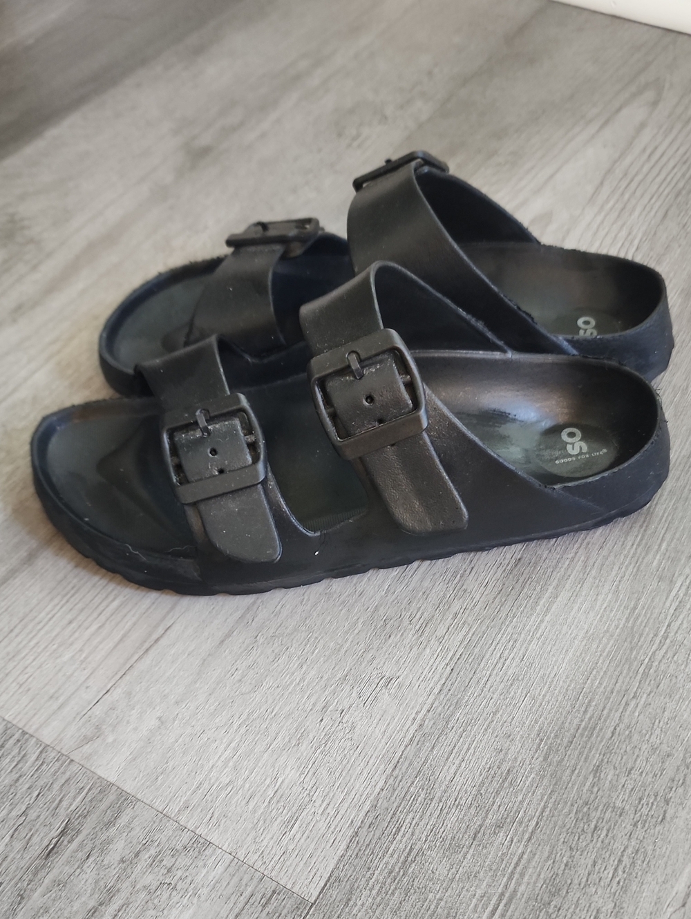SO Black Adjustable Double-Buckle Kids Slide Sandals